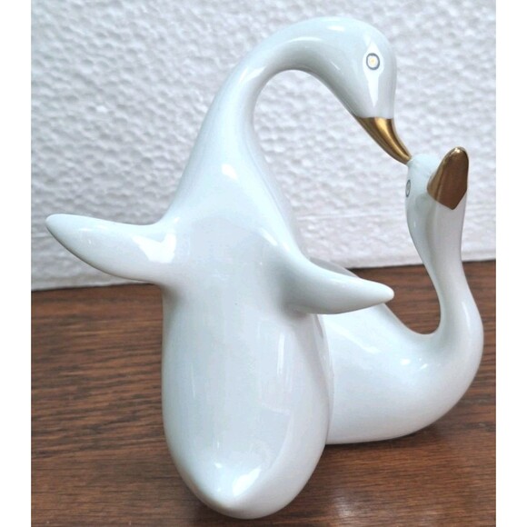 VTG Hollohaza Hungary Swan Pair Porcelain Figurine White n Gold Hand Painted 4" - Picture 2 of 6
